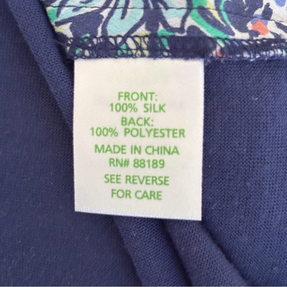 Lilly Pulitzer Marion Silk Top XS S Bright Navy Escape Animals - Picture 7 of 8